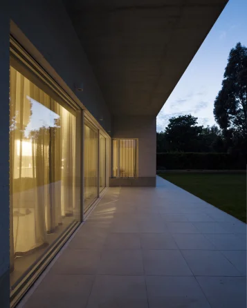 14_A_MC_7750_L_PRINT_canopy and terrace evening.jpg